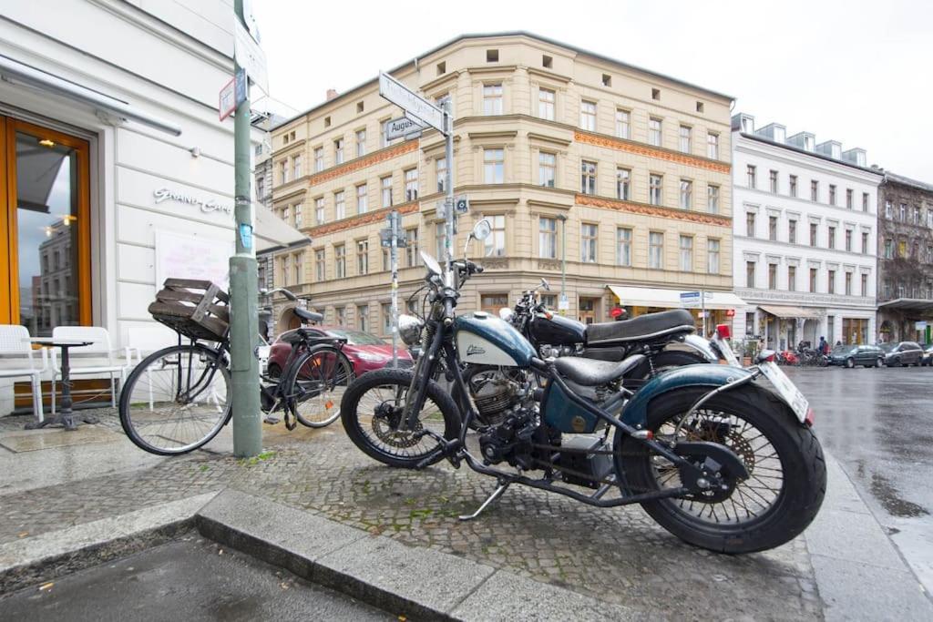 Private In The Center Of Berlino