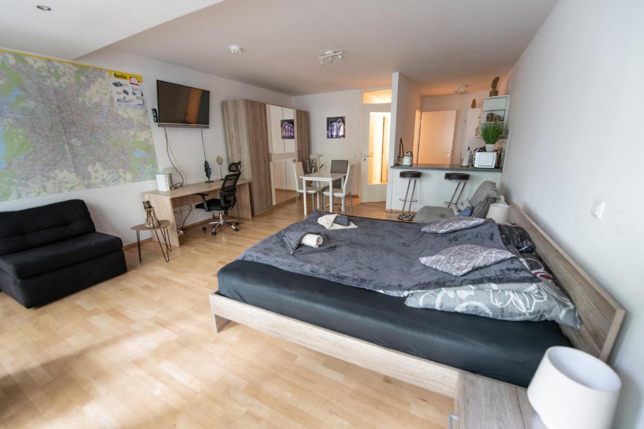 Private In The Center Of * Berlino